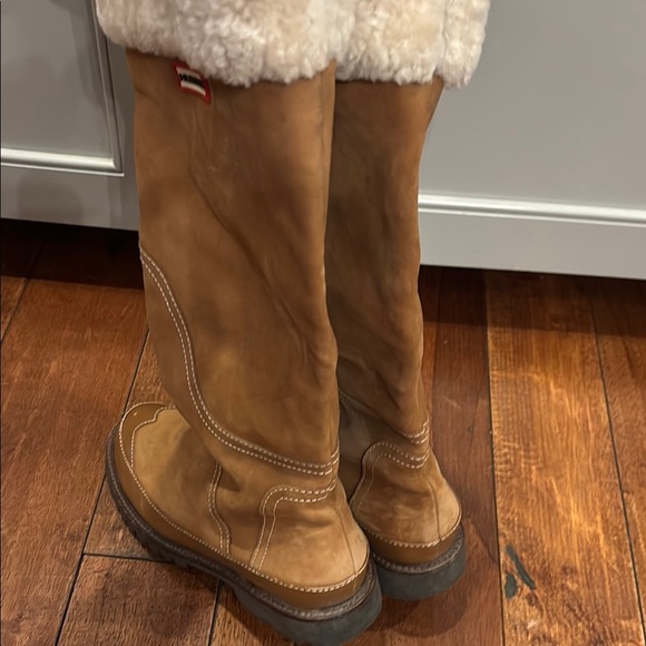 Hunter Tan and Cream Boots sz 8 - Picture 3 of 14